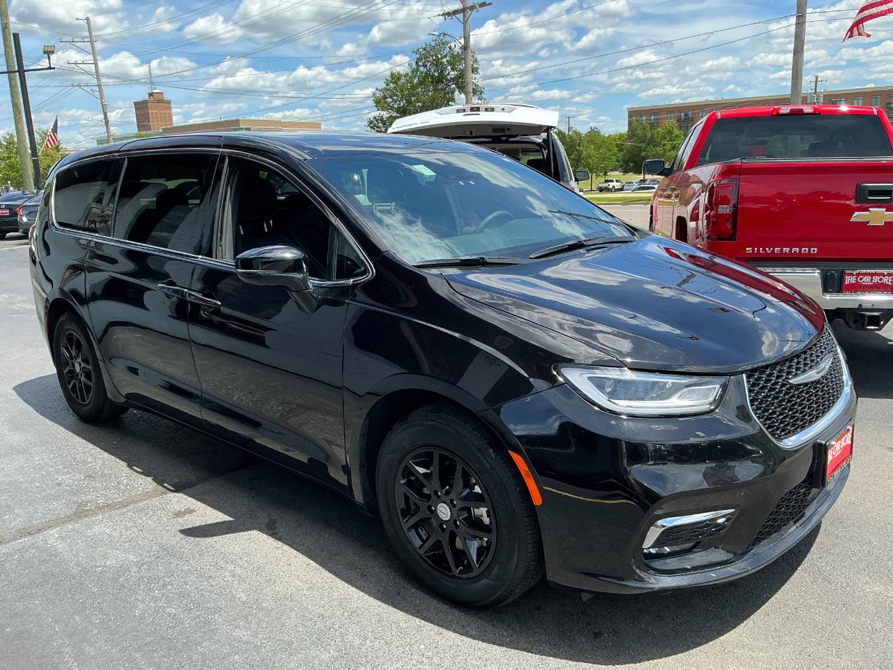 Chrysler Pacifica Select FWD 2025