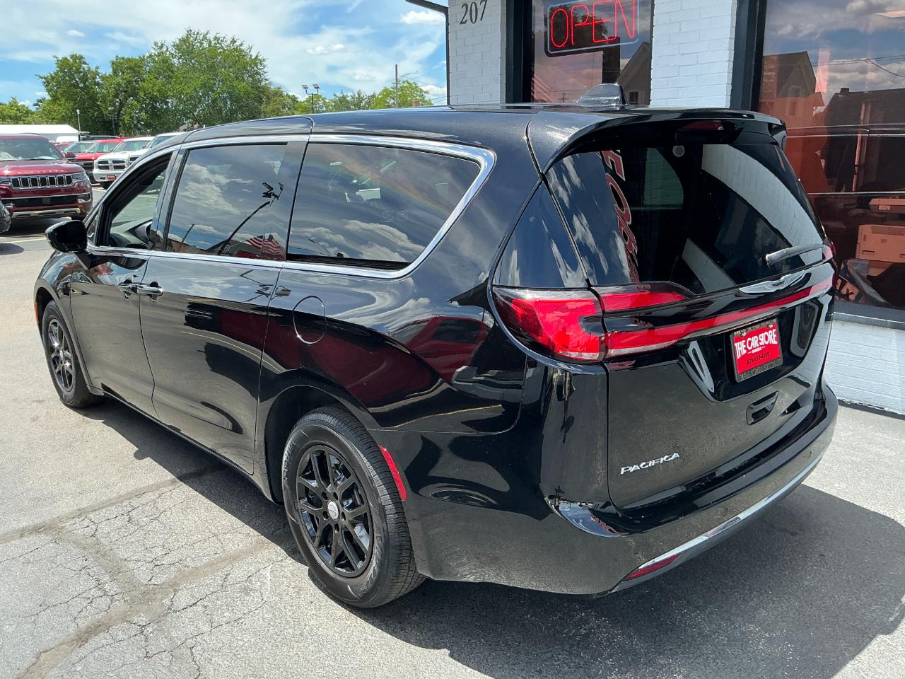 Chrysler Pacifica Select FWD 2025