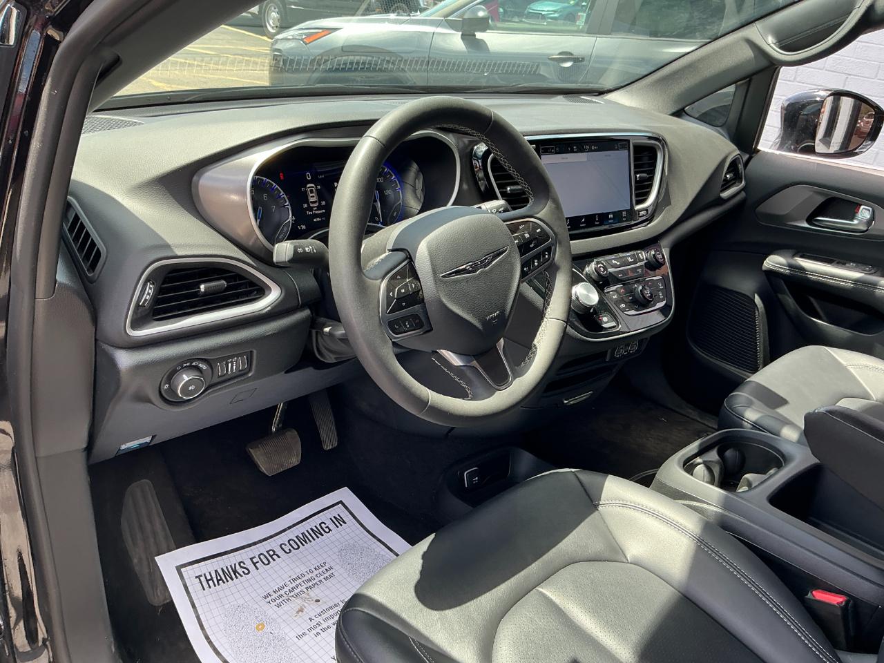 Chrysler Pacifica Select FWD 2025