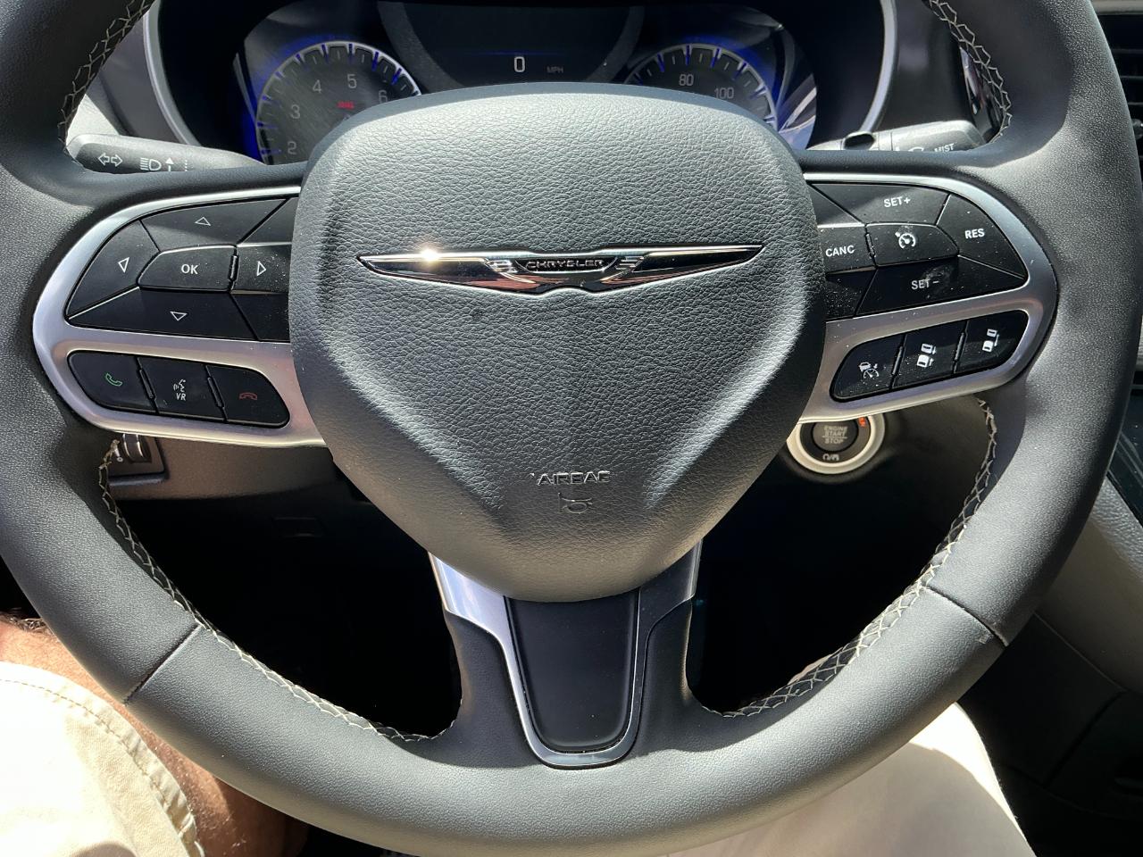 Chrysler Pacifica Select FWD 2025