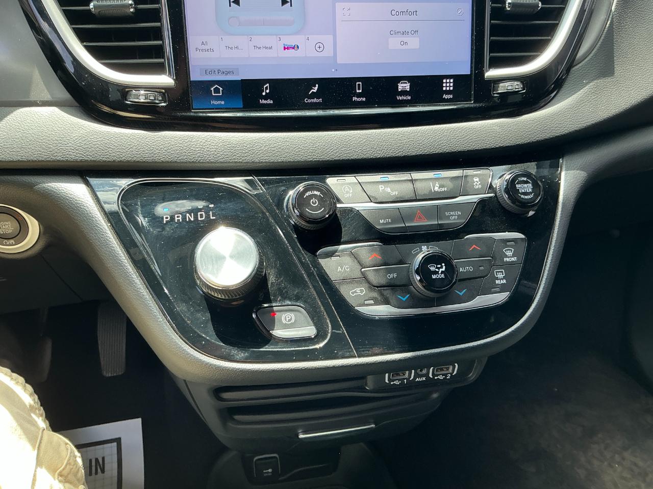 Chrysler Pacifica Select FWD 2025