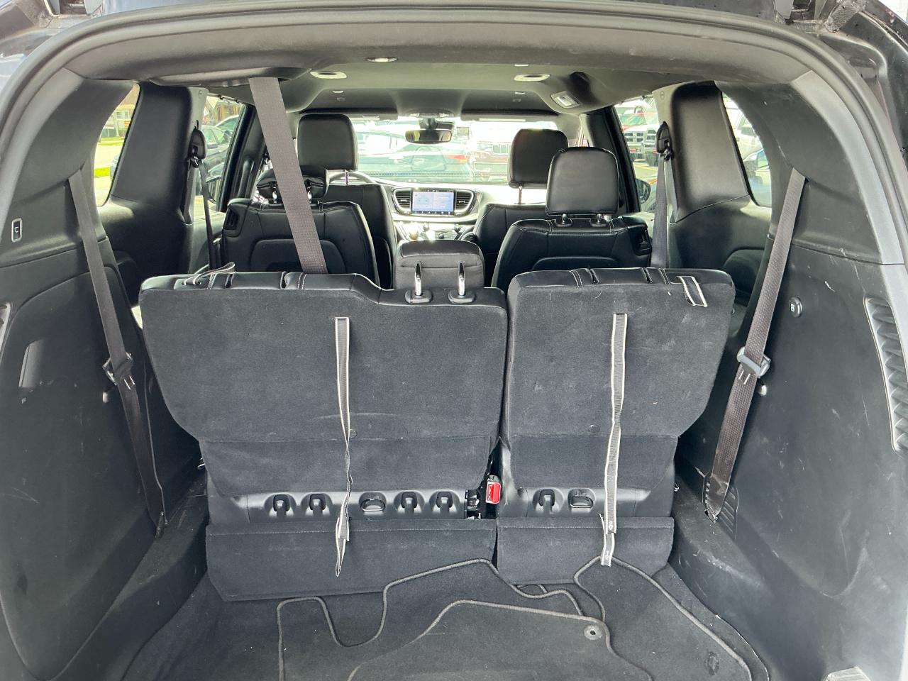 Chrysler Pacifica Select FWD 2025