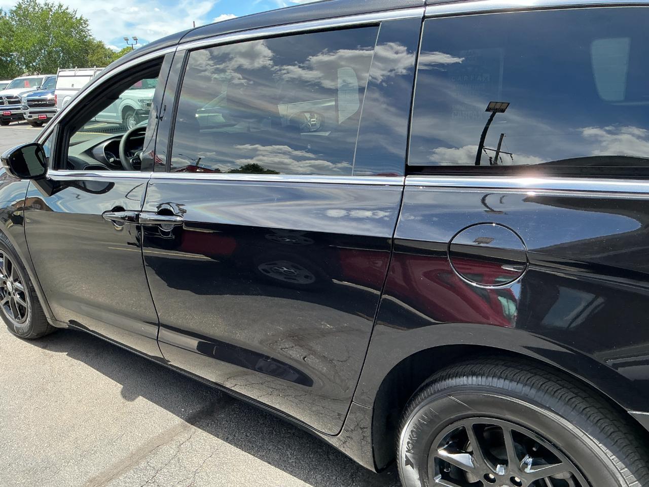 Chrysler Pacifica Select FWD 2025