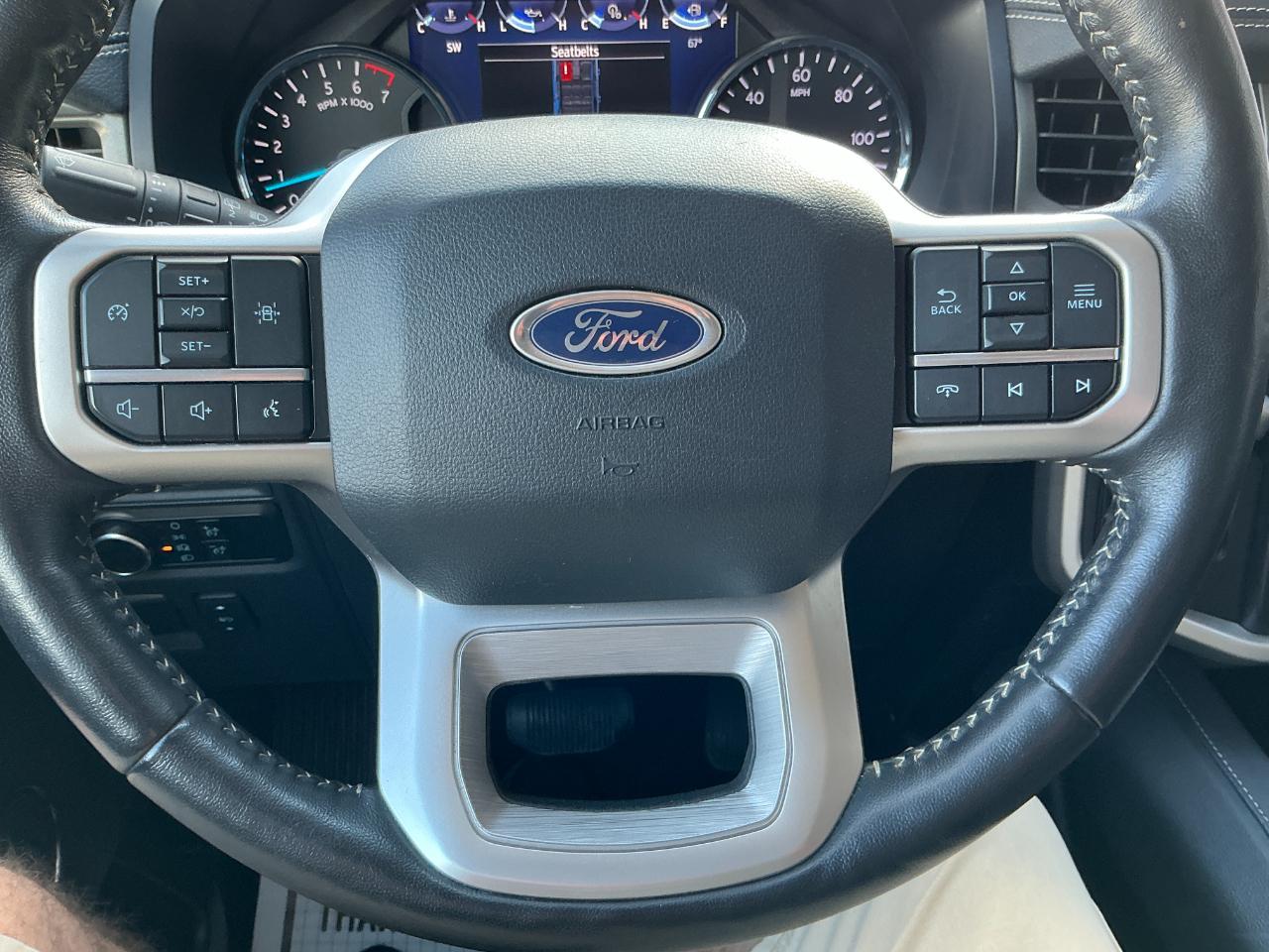 Ford Expedition XLT 4x2 2024