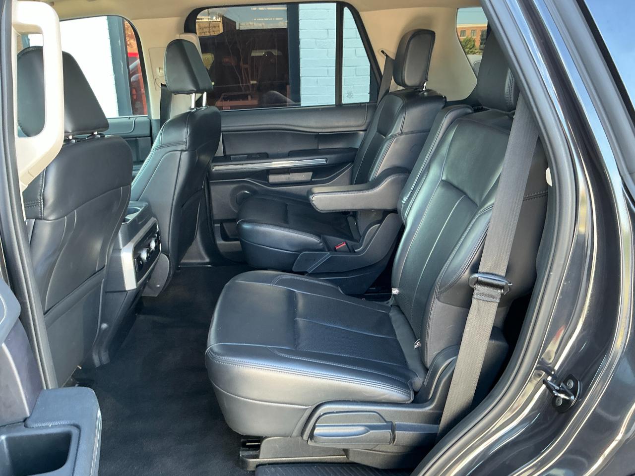 Ford Expedition XLT 4x2 2024