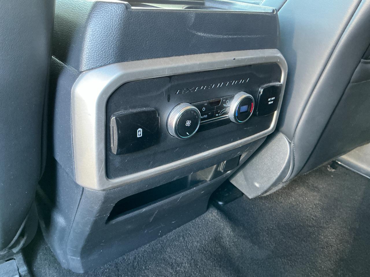 Ford Expedition XLT 4x2 2024
