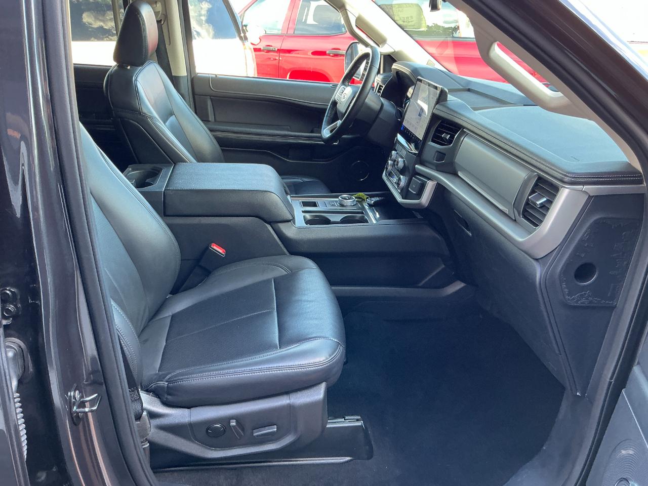 Ford Expedition XLT 4x2 2024