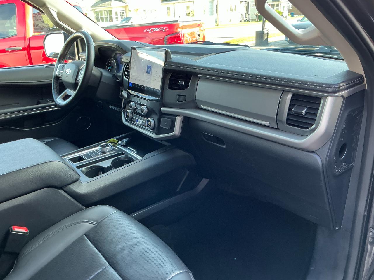 Ford Expedition XLT 4x2 2024