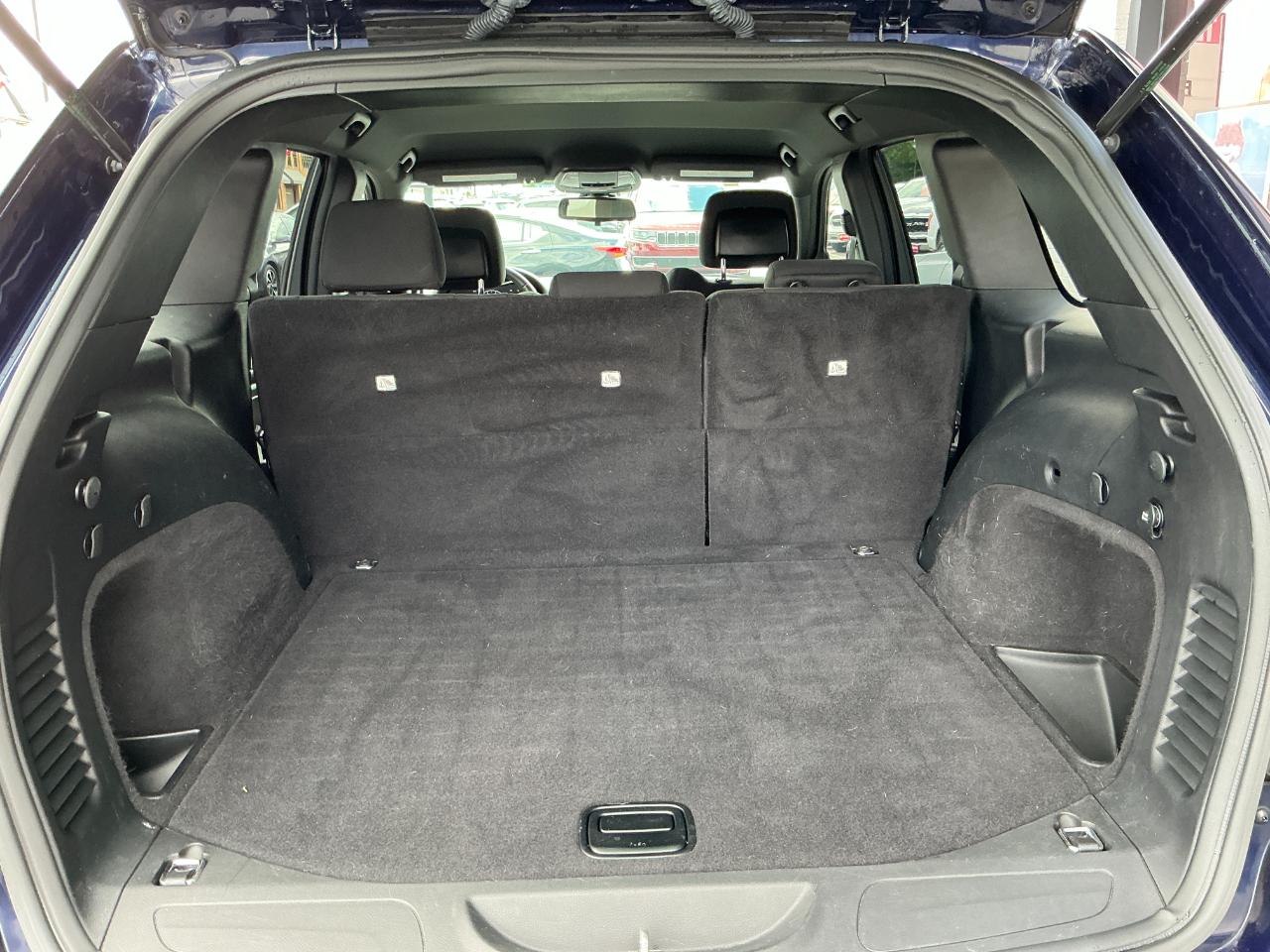 Jeep Grand Cherokee 4WD 4dr Laredo 2015