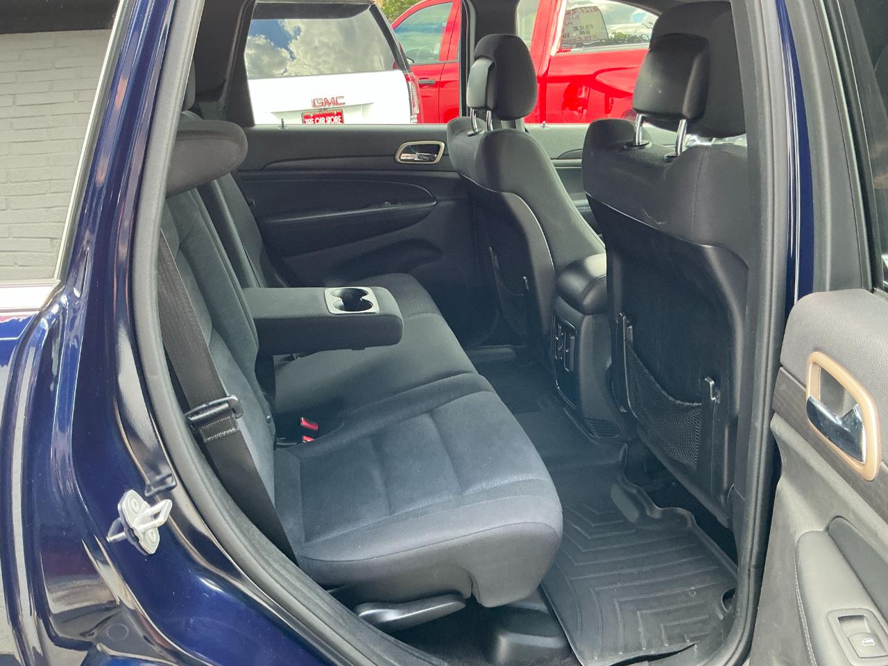 Jeep Grand Cherokee 4WD 4dr Laredo 2015
