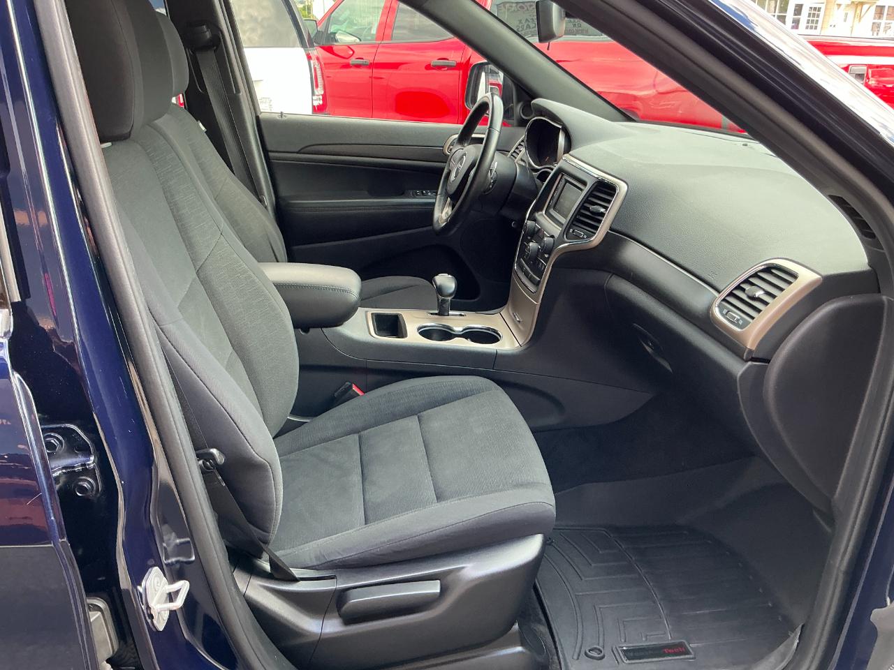 Jeep Grand Cherokee 4WD 4dr Laredo 2015