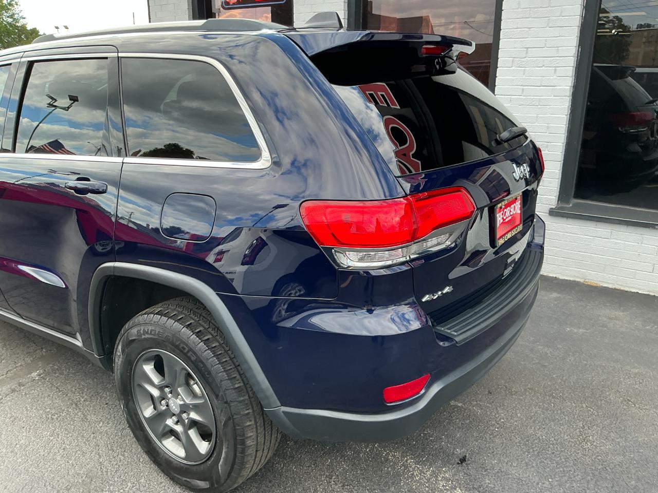 Jeep Grand Cherokee 4WD 4dr Laredo 2015