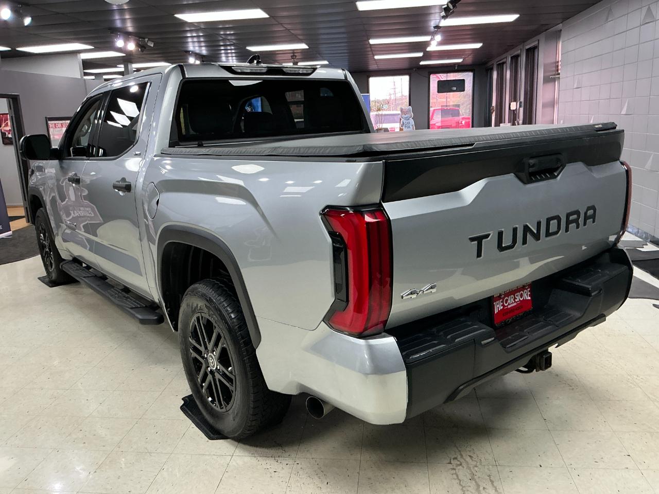 Toyota Tundra 4WD SR5 CrewMax 5.5' Bed (Natl) 2022