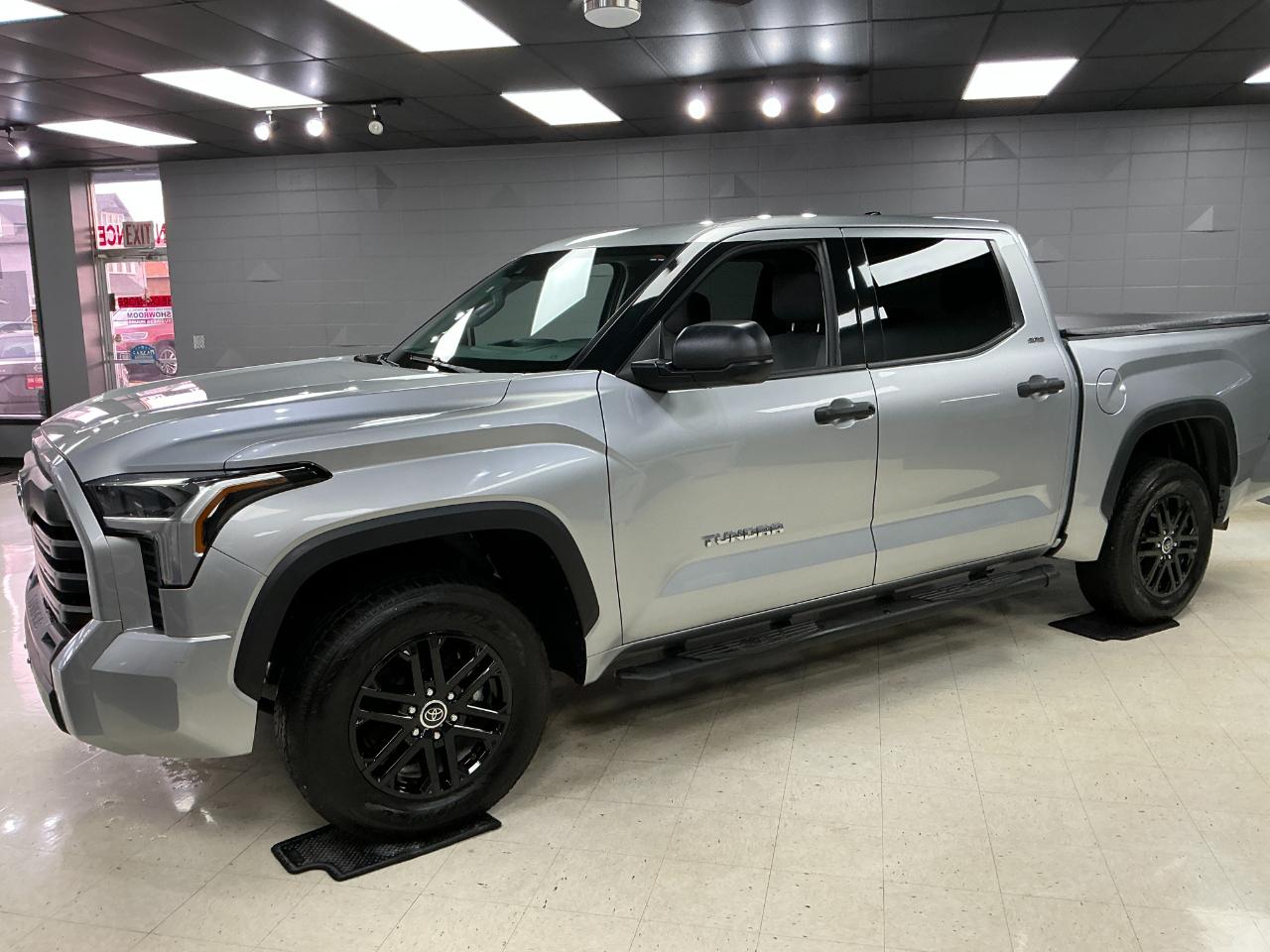 Toyota Tundra 4WD SR5 CrewMax 5.5' Bed (Natl) 2022