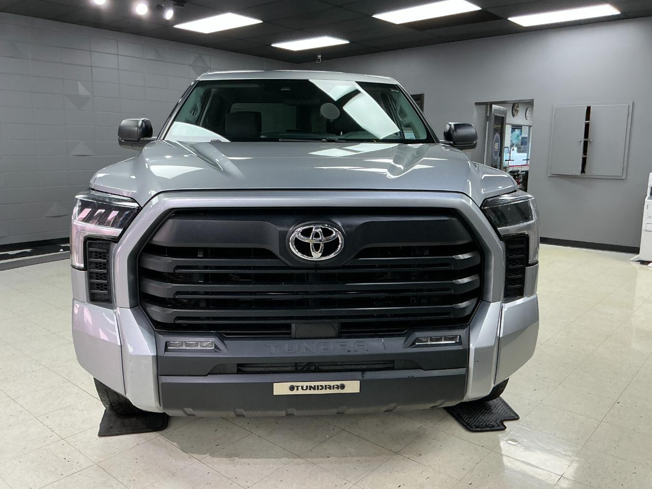 Toyota Tundra 4WD SR5 CrewMax 5.5' Bed (Natl) 2022