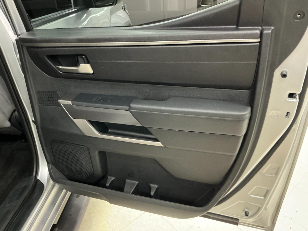 Toyota Tundra 4WD SR5 CrewMax 5.5' Bed (Natl) 2022