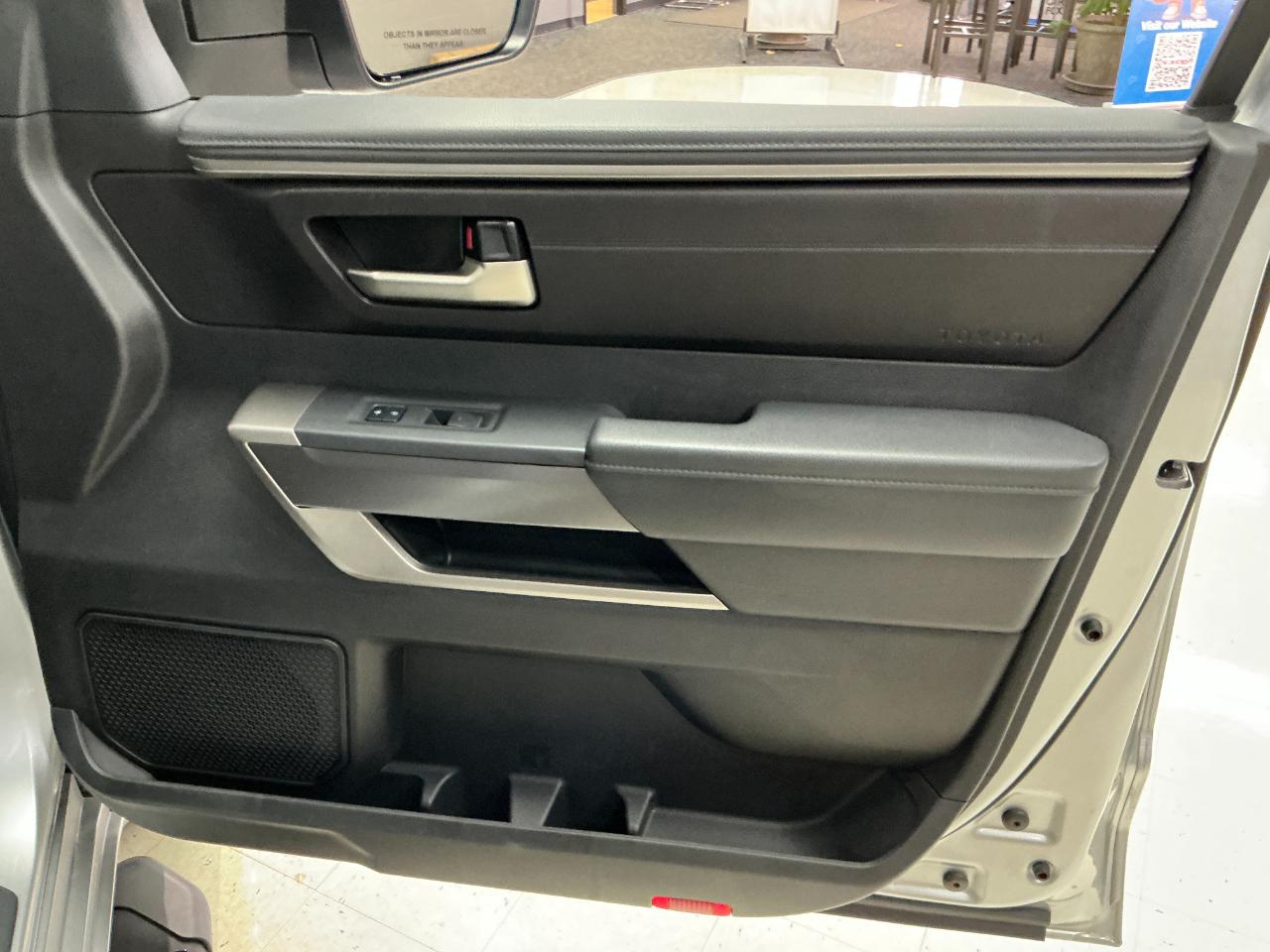 Toyota Tundra 4WD SR5 CrewMax 5.5' Bed (Natl) 2022