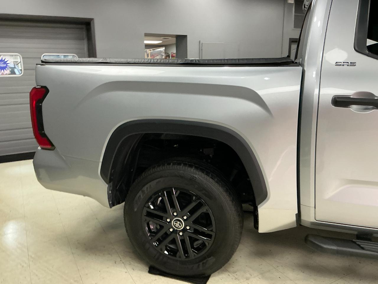 Toyota Tundra 4WD SR5 CrewMax 5.5' Bed (Natl) 2022