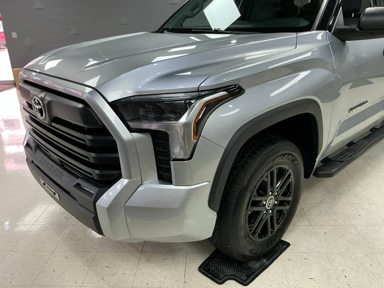 Toyota Tundra 4WD SR5 CrewMax 5.5' Bed (Natl) 2022