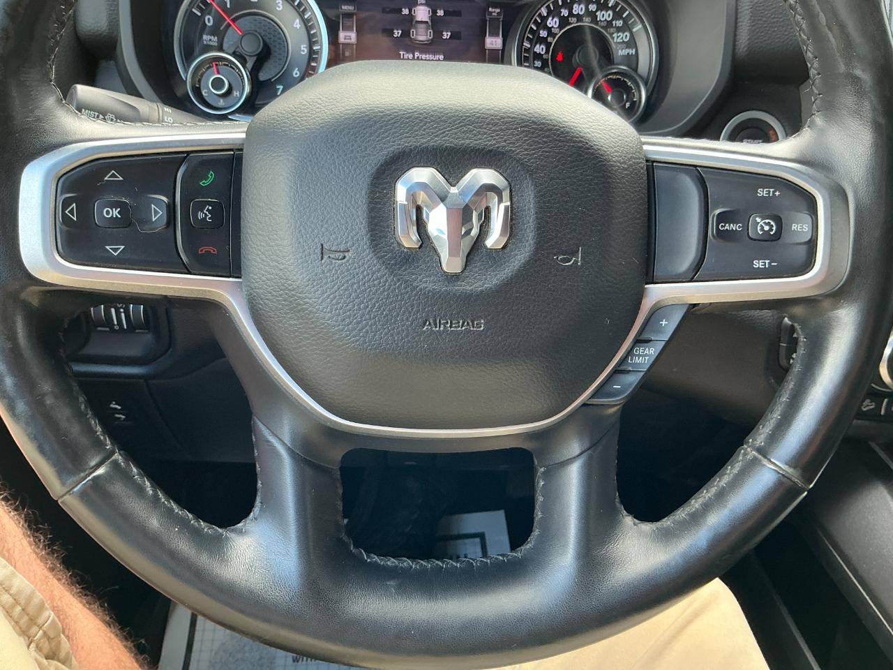 RAM 1500 Big Horn/Lone Star 4x4 Crew Cab 5'7" Box 2019