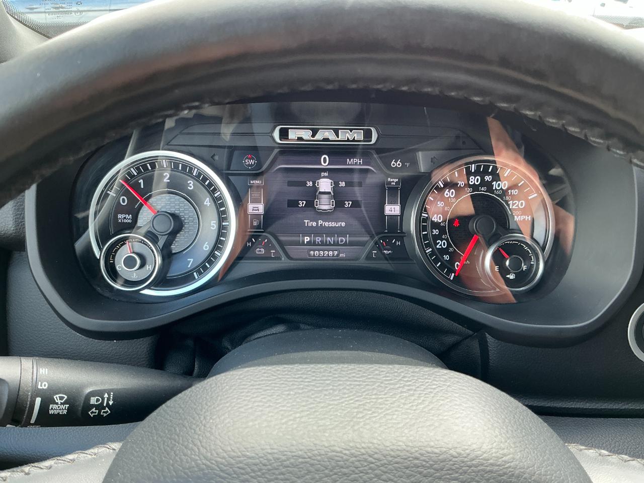 RAM 1500 Big Horn/Lone Star 4x4 Crew Cab 5'7" Box 2019