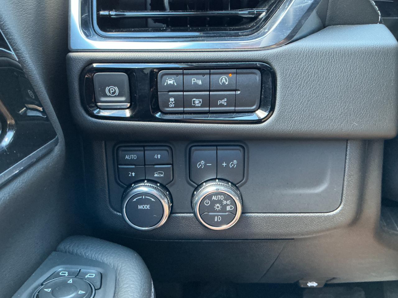 GMC Yukon 4WD 4dr Denali 2025