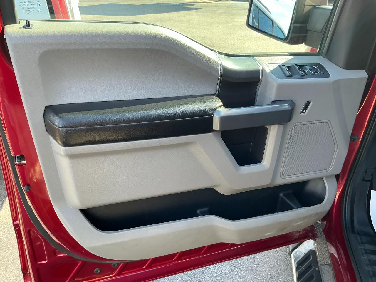 Ford F-150 4WD SuperCrew 145" XLT 2018