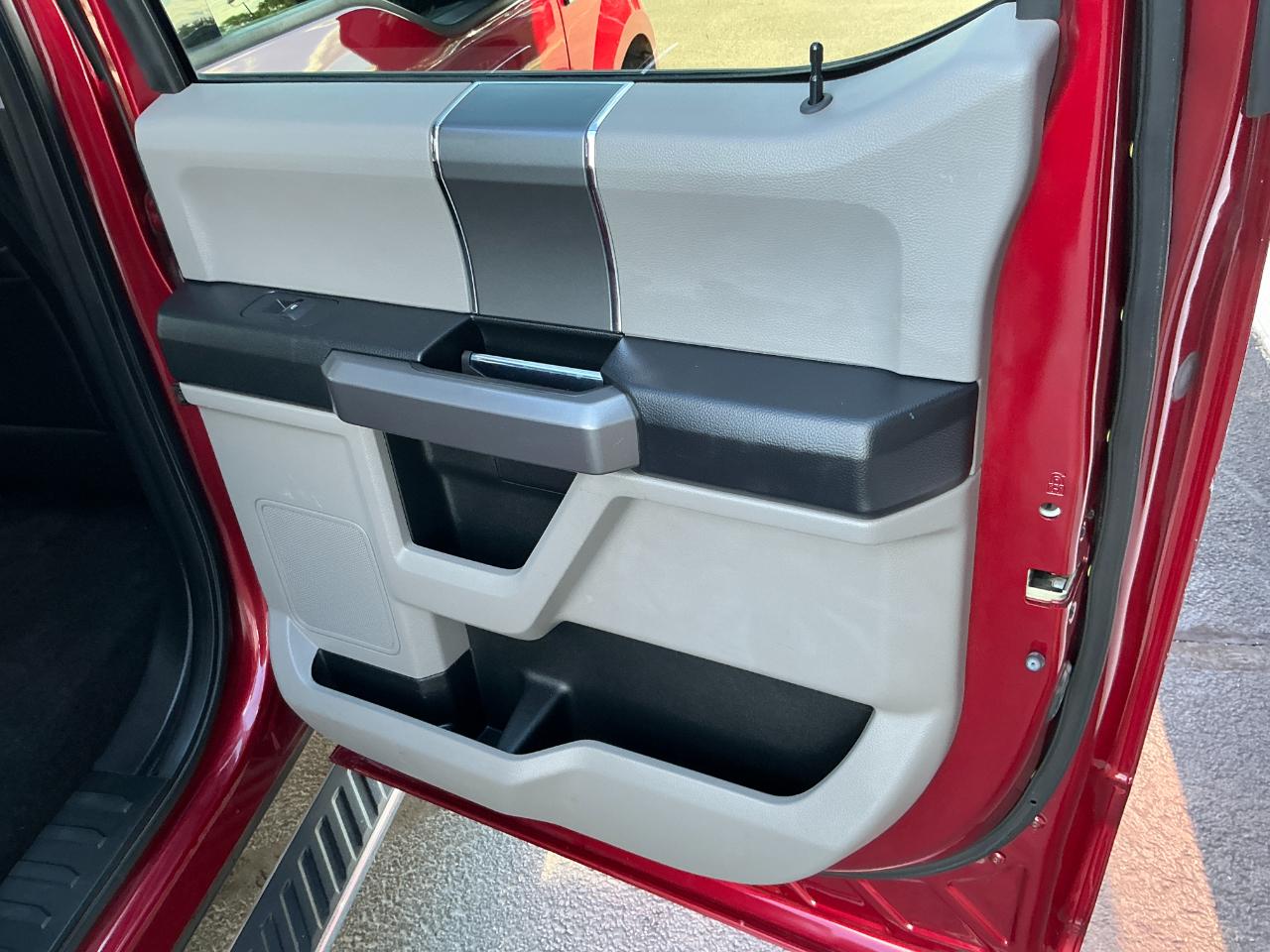 Ford F-150 4WD SuperCrew 145" XLT 2018