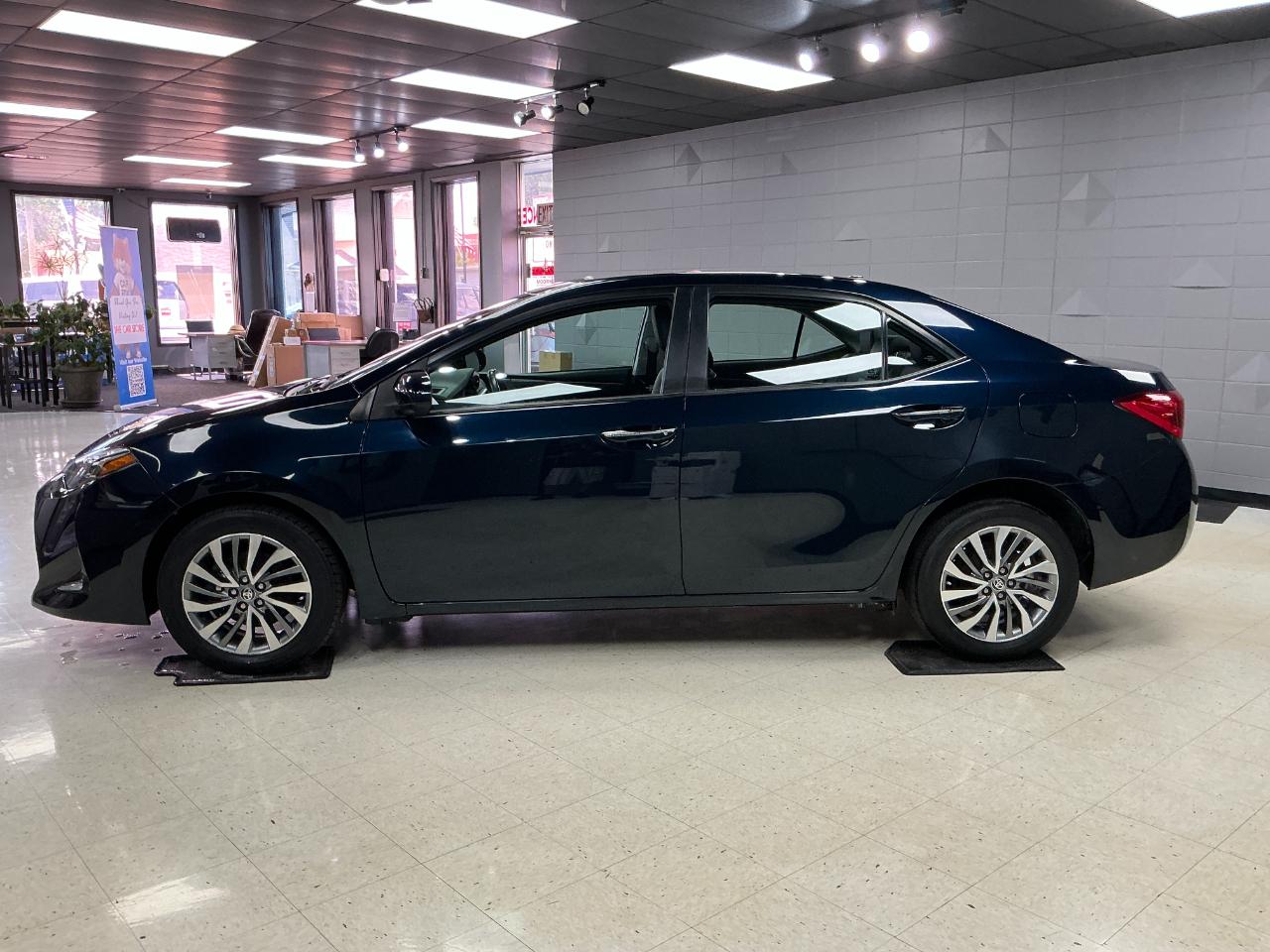 Toyota Corolla XLE CVT (Natl) 2019
