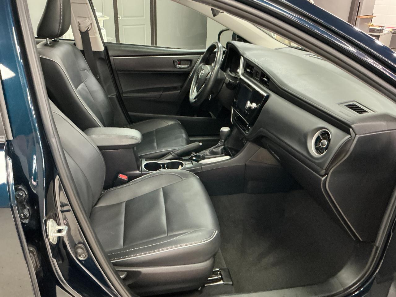 Toyota Corolla XLE CVT (Natl) 2019