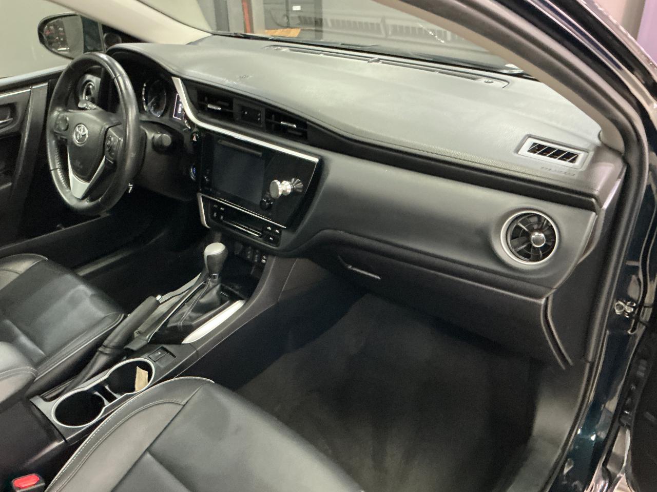 Toyota Corolla XLE CVT (Natl) 2019