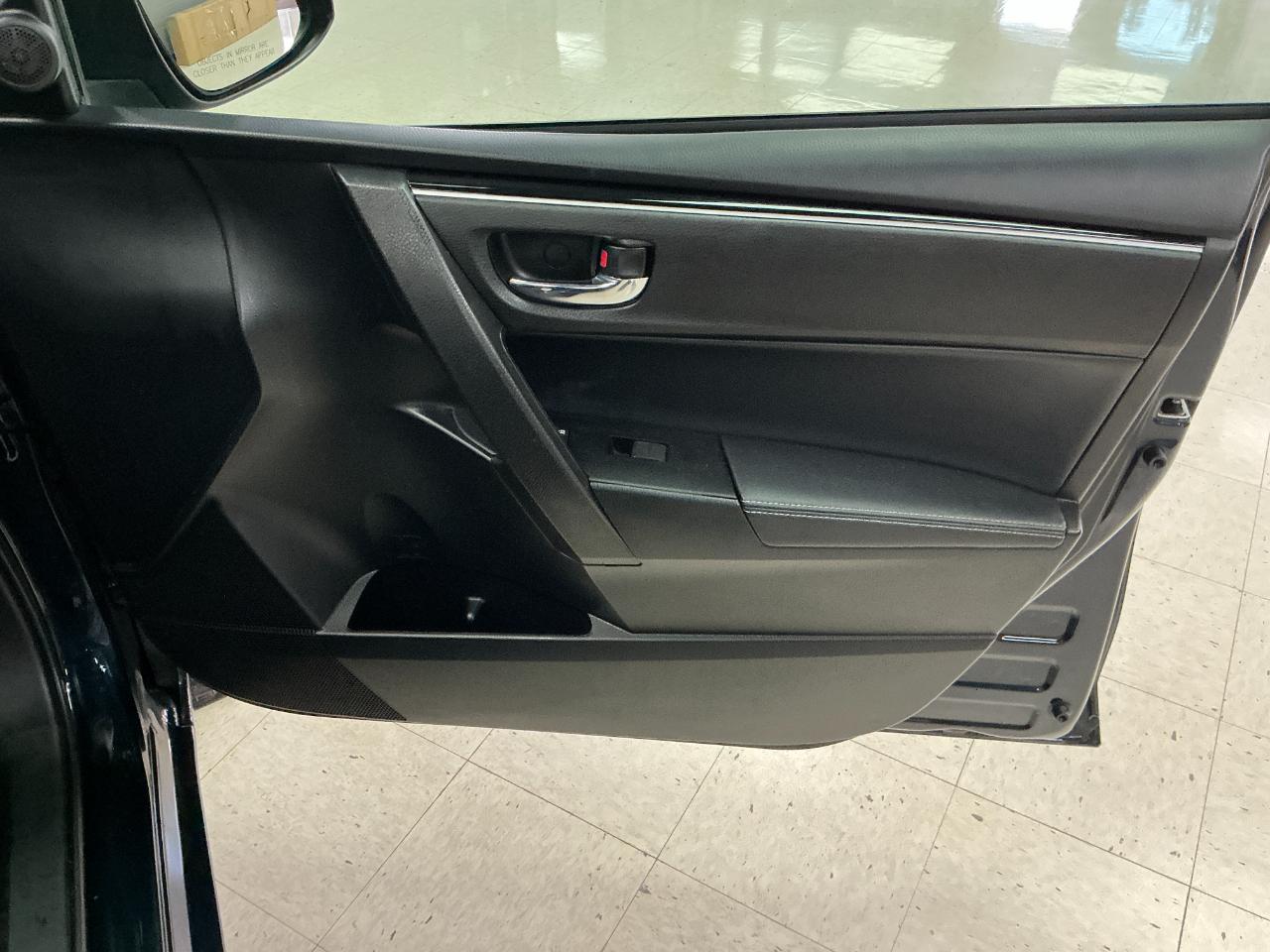 Toyota Corolla XLE CVT (Natl) 2019