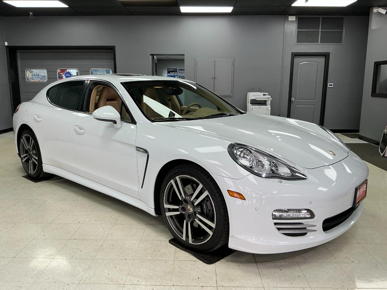 Porsche Panamera 4dr HB 2013