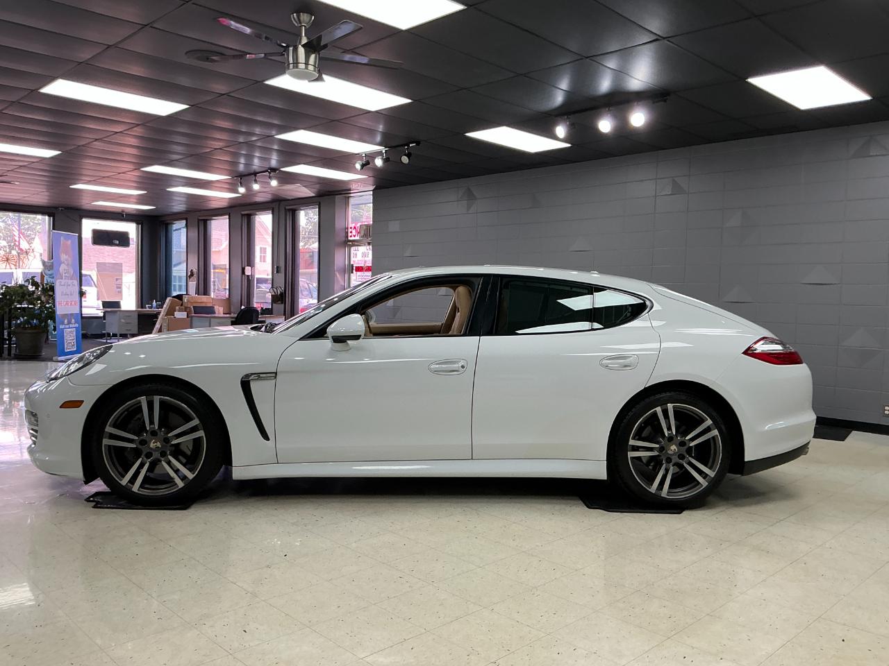 Porsche Panamera 4dr HB 2013