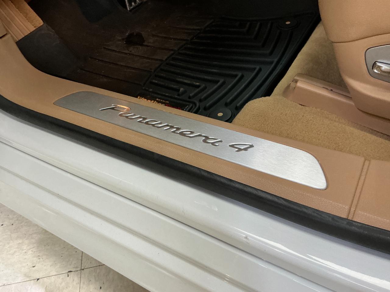 Porsche Panamera 4dr HB 2013