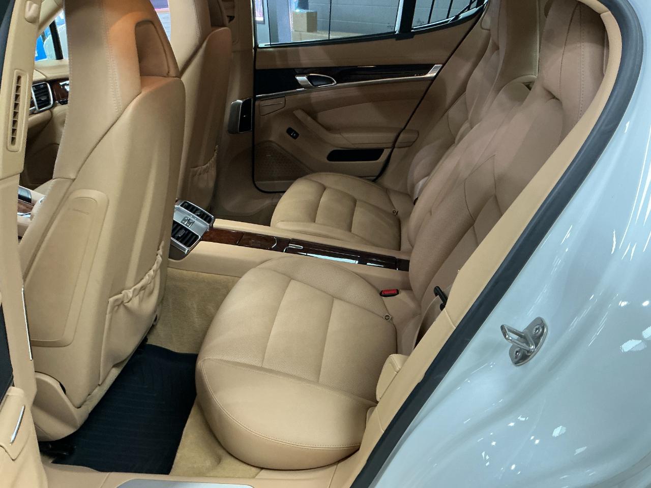 Porsche Panamera 4dr HB 2013