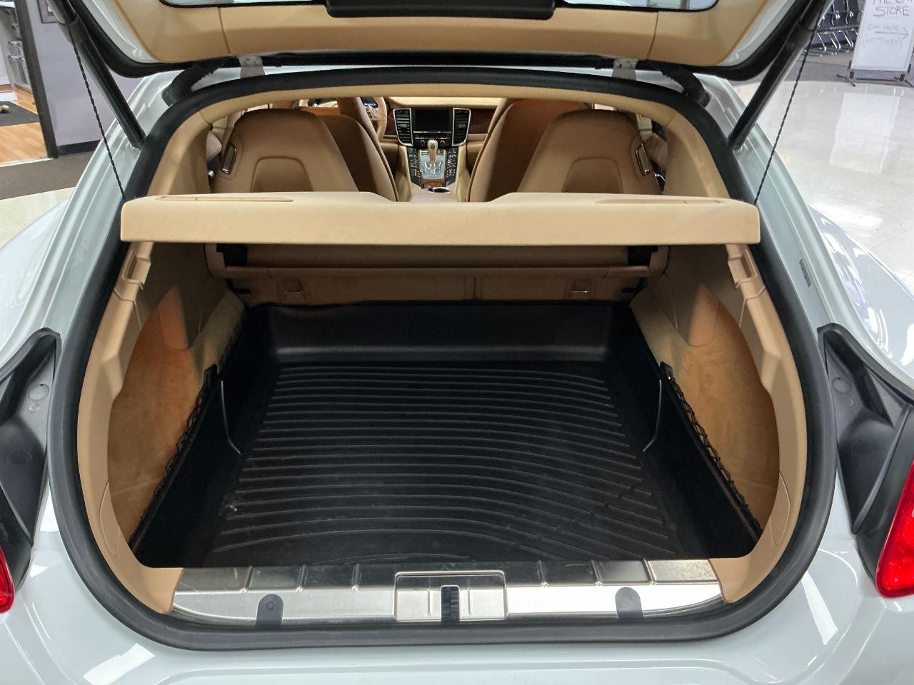 Porsche Panamera 4dr HB 2013