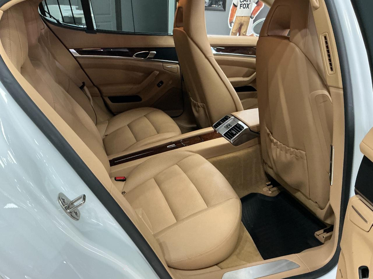Porsche Panamera 4dr HB 2013