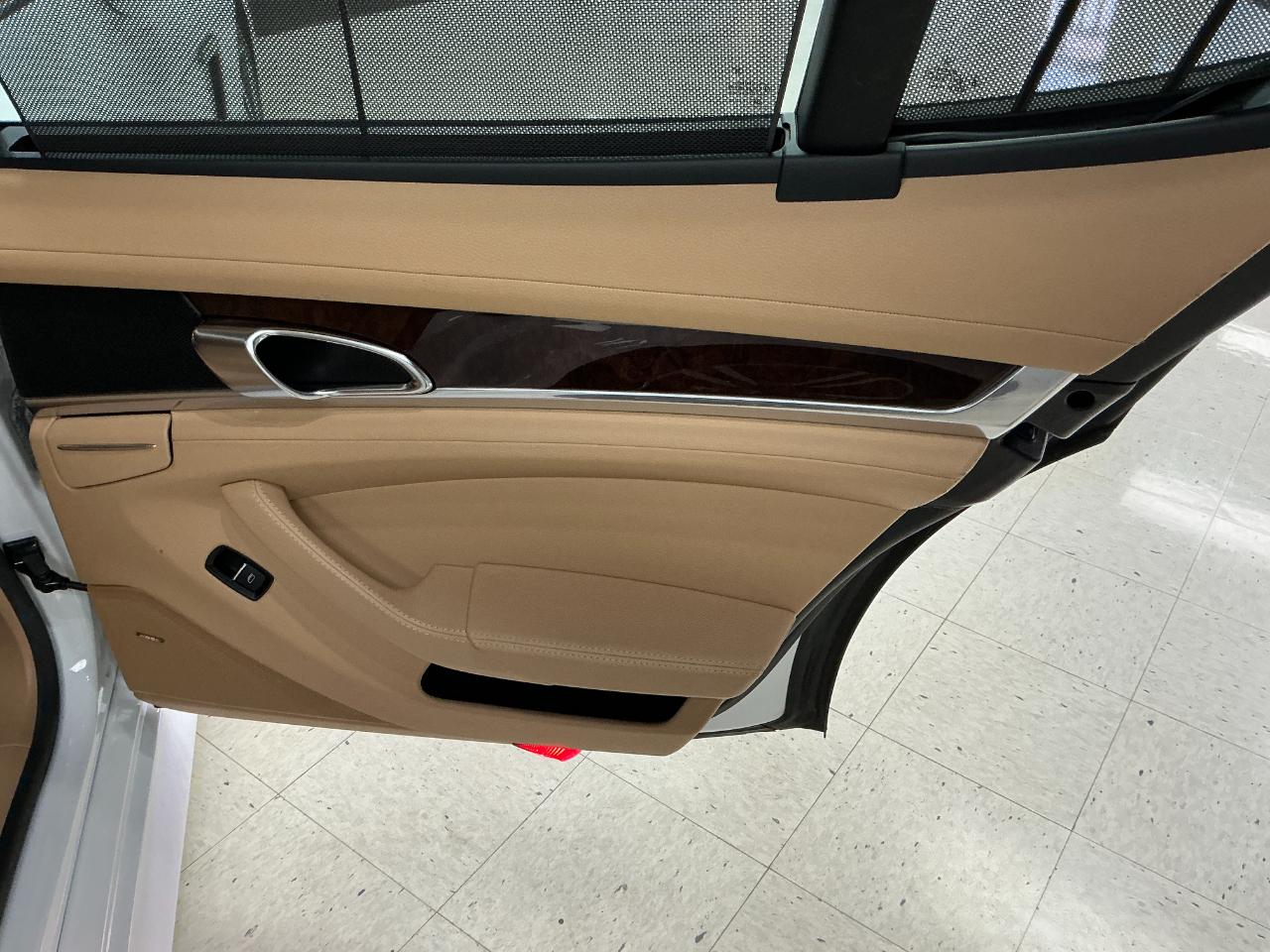 Porsche Panamera 4dr HB 2013