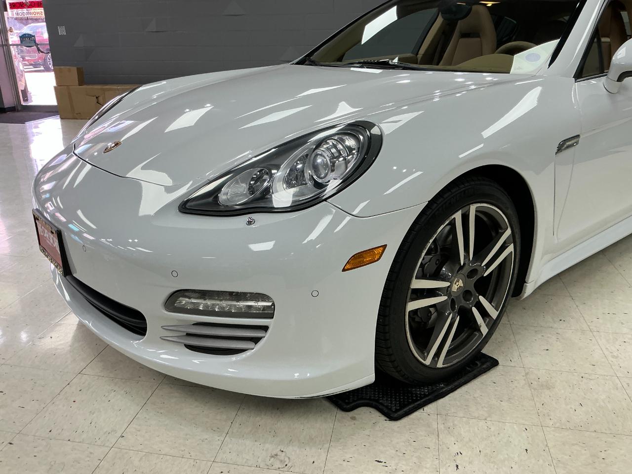 Porsche Panamera 4dr HB 2013