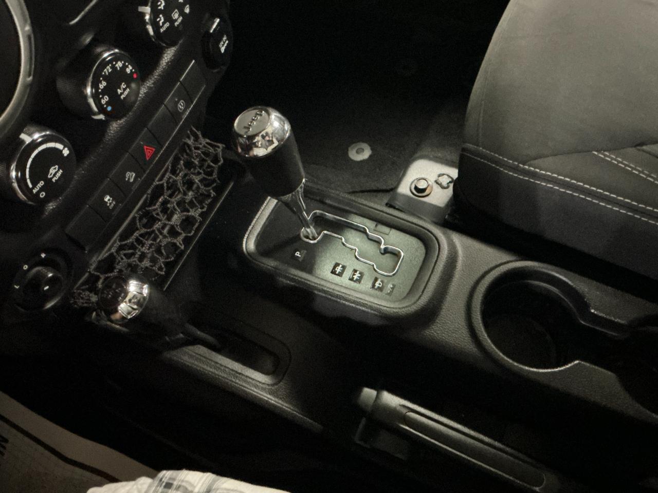 Jeep Wrangler Unlimited 4WD 4dr Sahara 2015