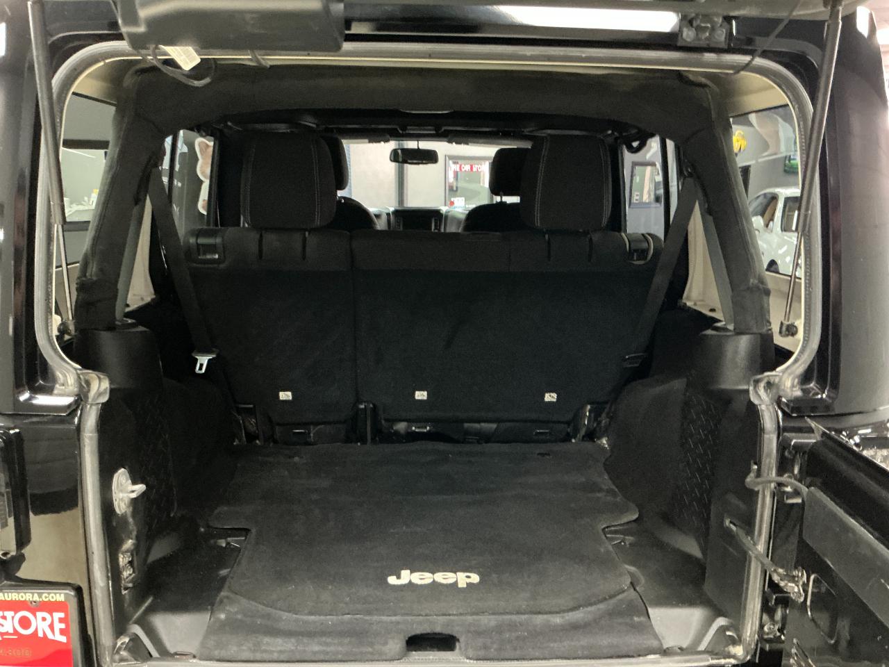 Jeep Wrangler Unlimited 4WD 4dr Sahara 2015