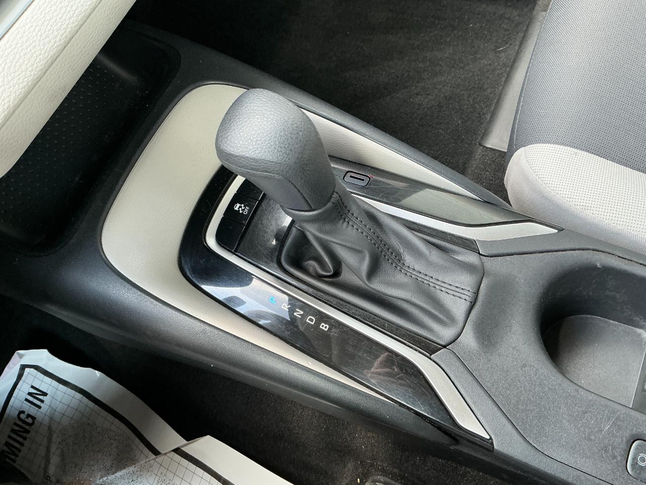 Toyota Corolla LE CVT (Natl) 2024