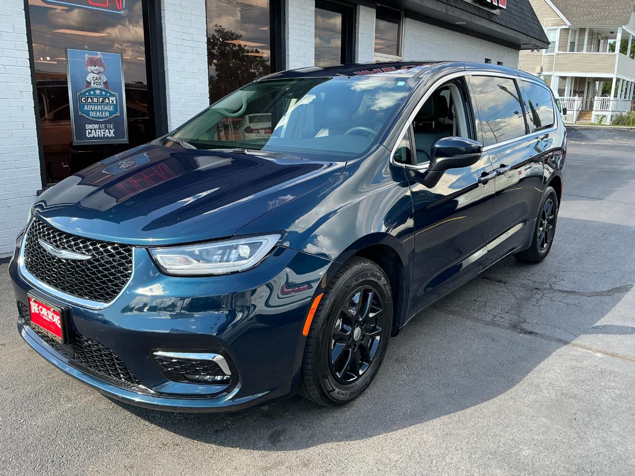 Chrysler Pacifica Touring L FWD 2023