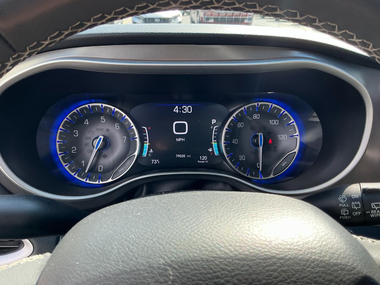 Chrysler Pacifica Touring L FWD 2023