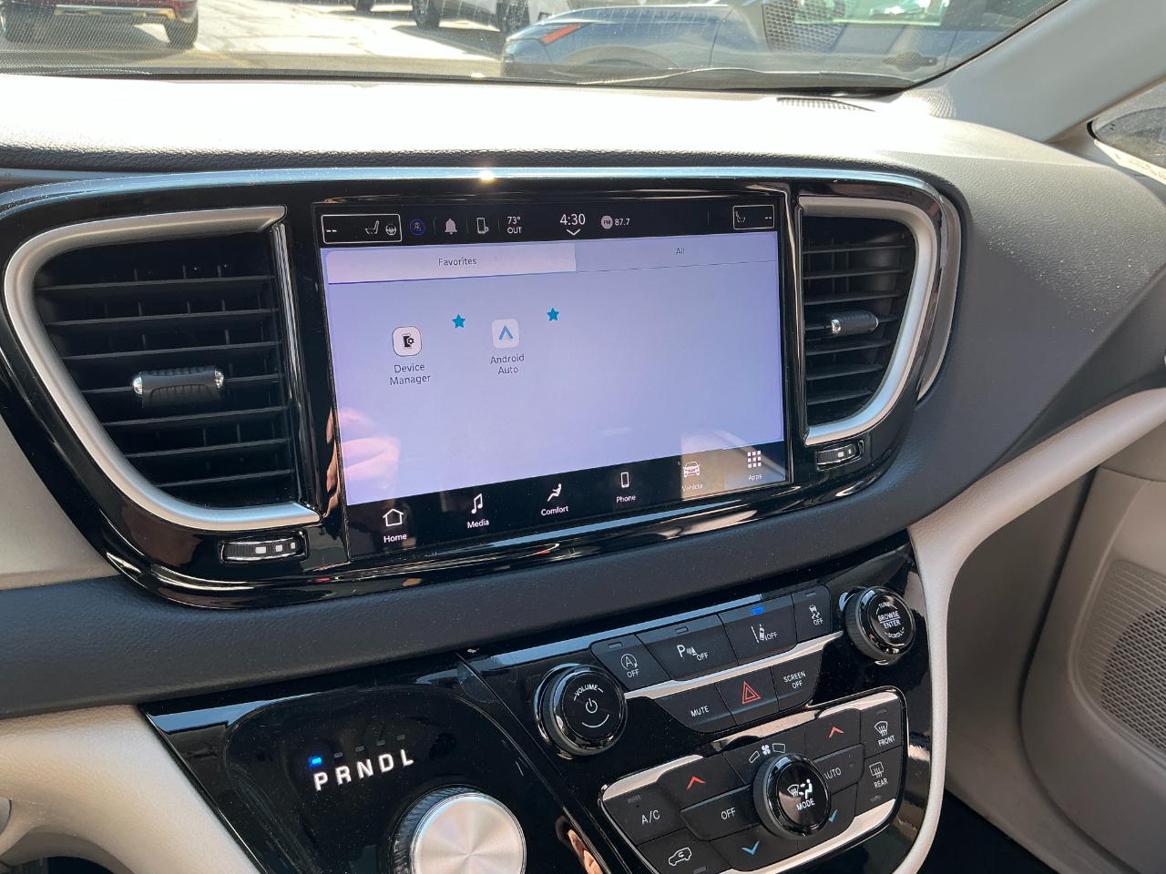Chrysler Pacifica Touring L FWD 2023