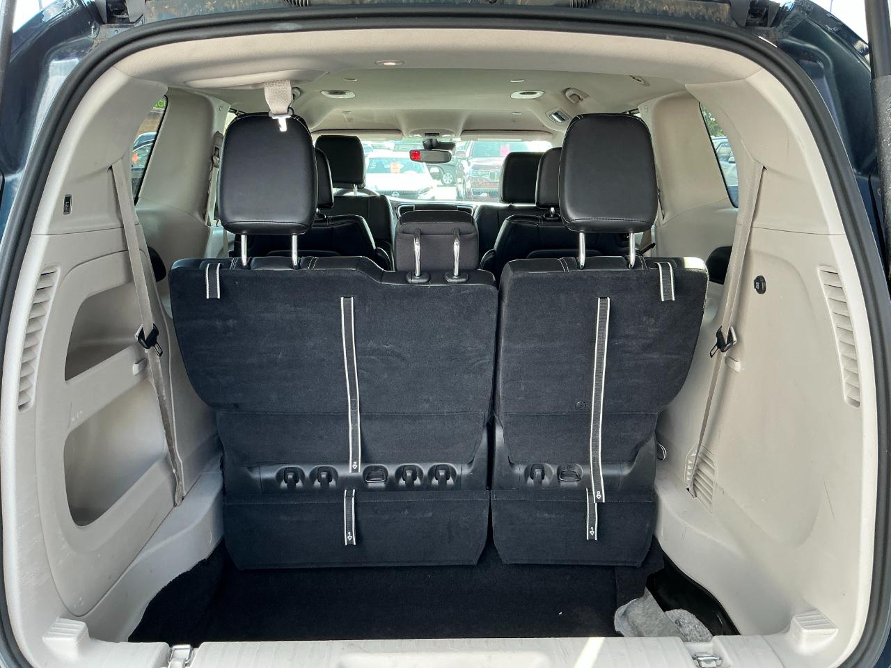 Chrysler Pacifica Touring L FWD 2023