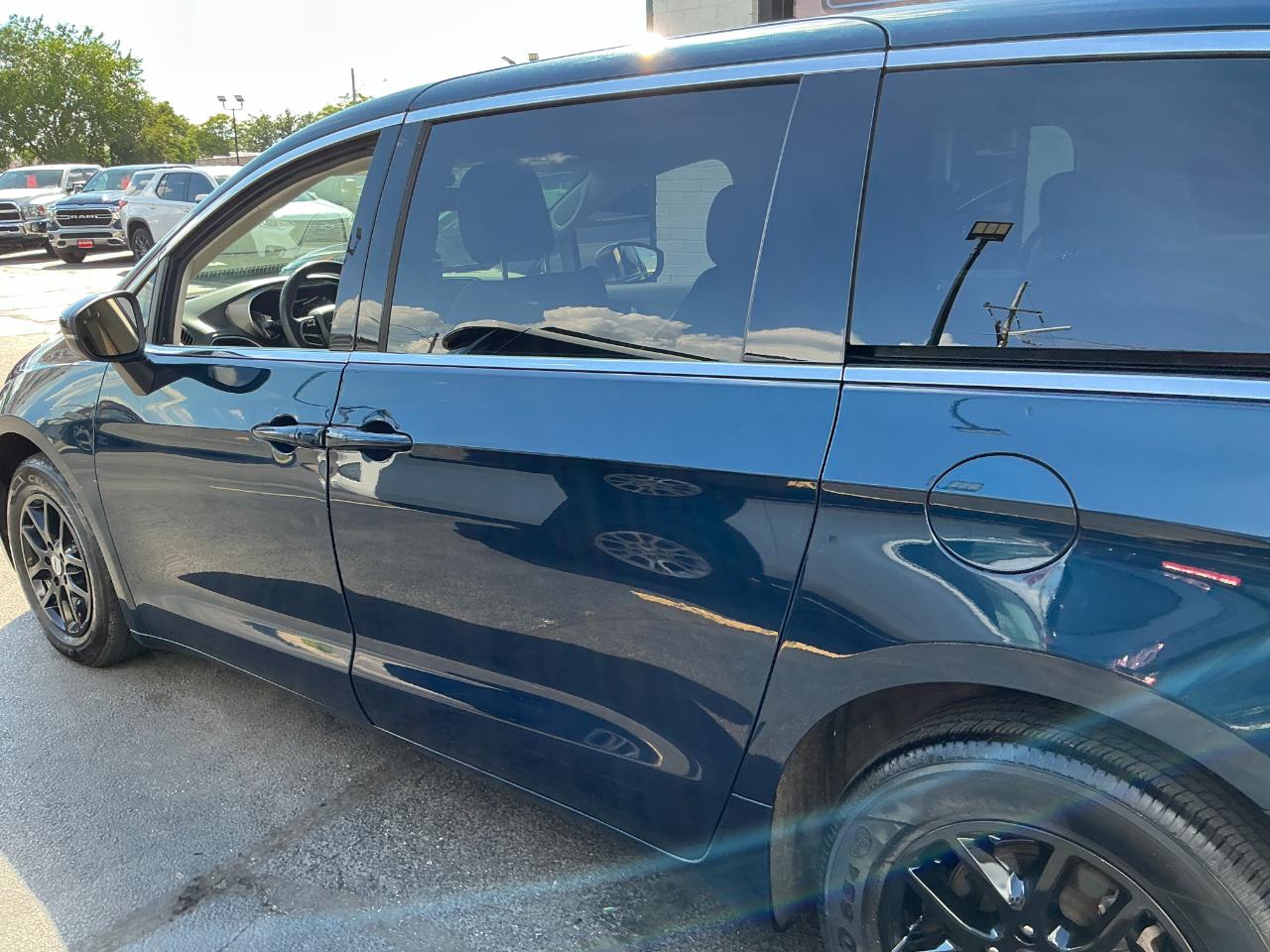 Chrysler Pacifica Touring L FWD 2023