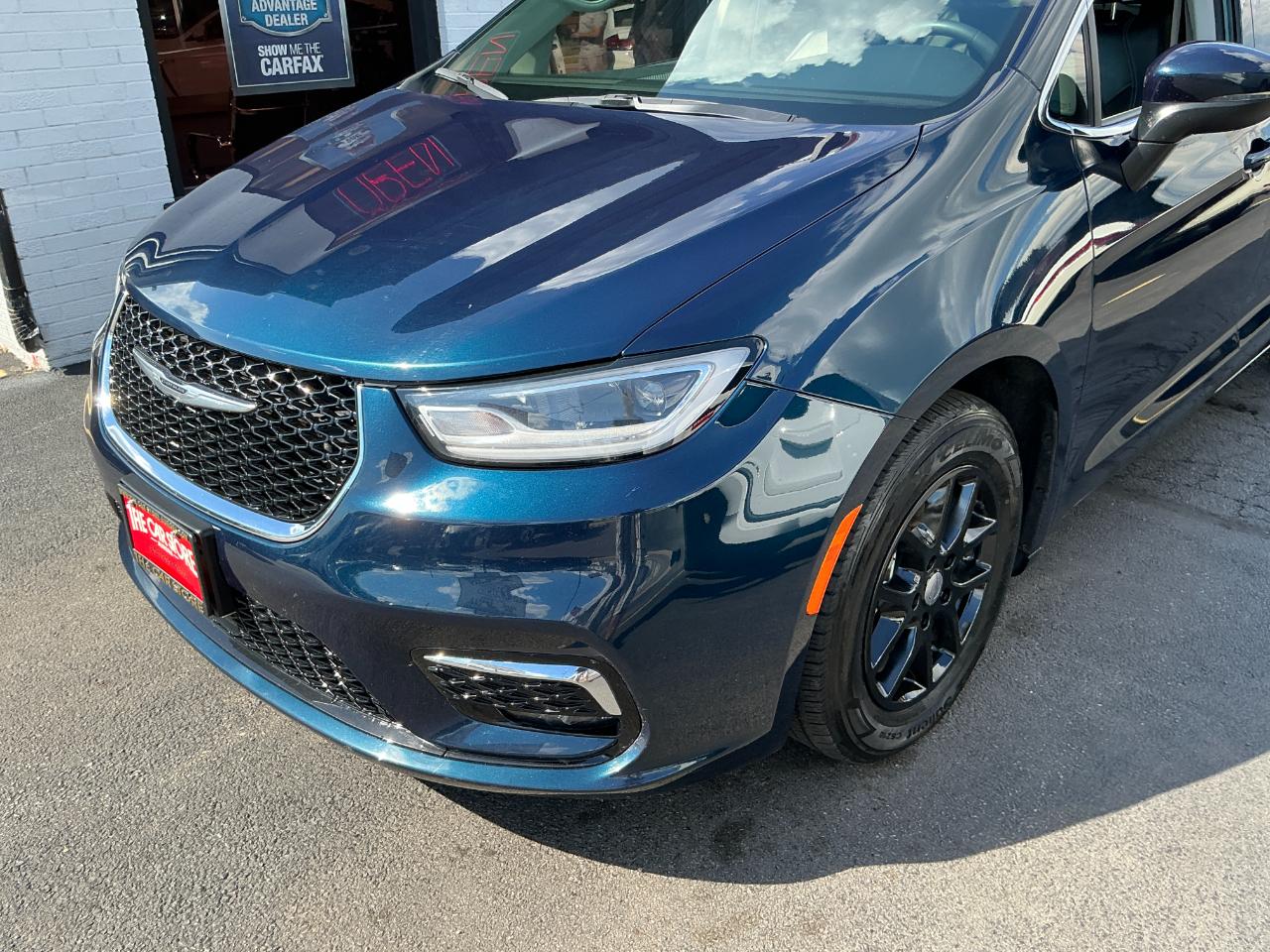 Chrysler Pacifica Touring L FWD 2023