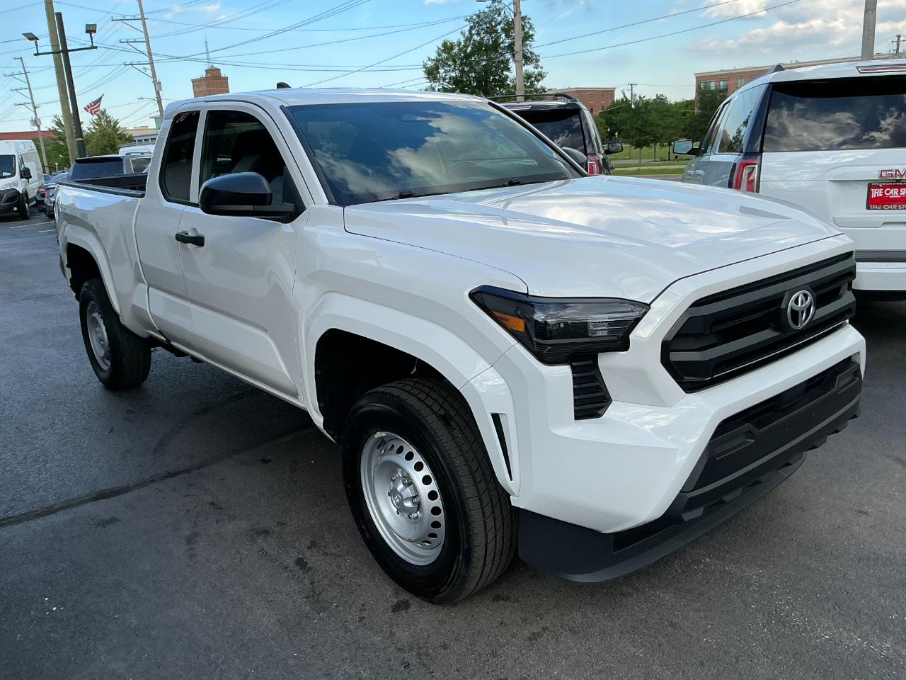 Toyota Tacoma 2WD SR XtraCab 6' Bed AT (Natl) 2024
